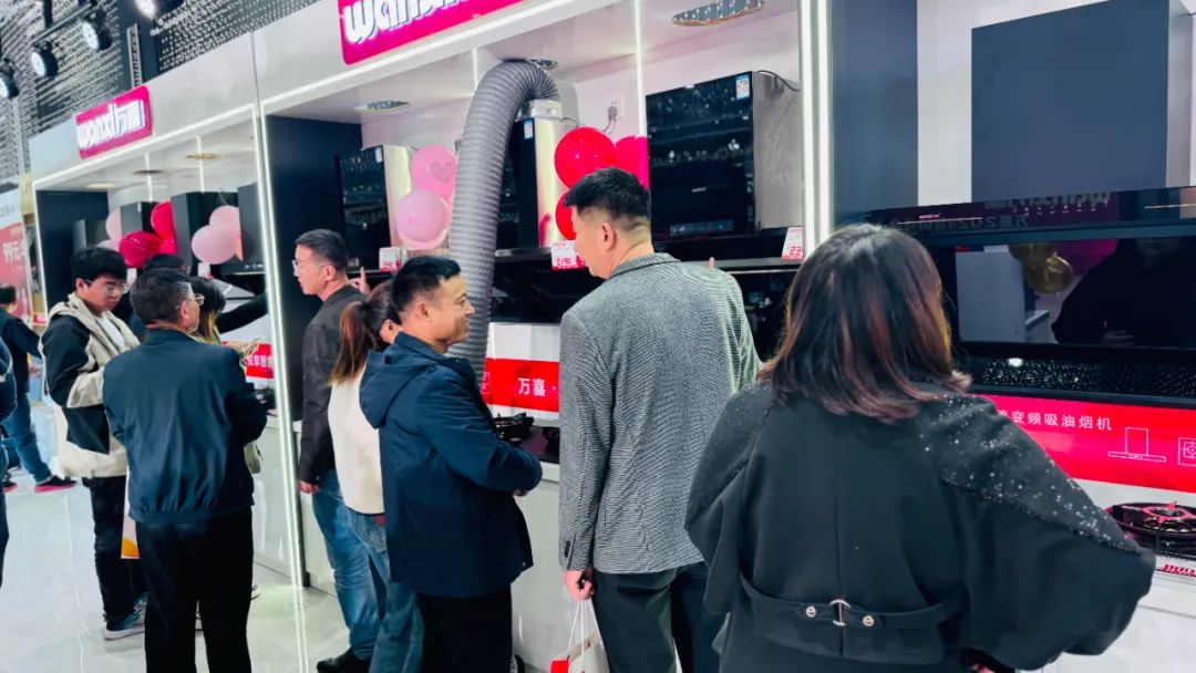 徐州连云港地区万喜电器营销峰会圆满落幕:同心合力,赢战 2025!(图2) 徐州连云港地区万喜电器营销峰会圆满落幕:同心合力,赢战 2025!(图2)