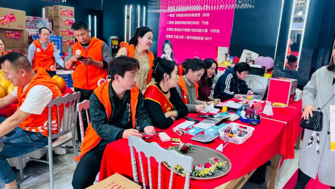 徐州连云港地区万喜电器营销峰会圆满落幕：同心合力，赢战 2025！