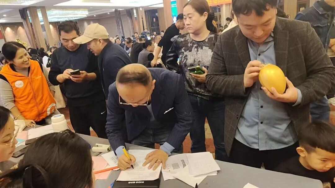 聚势增长 共生致远 | 2025徐州万喜电器营销峰会圆满落幕!(图32) 聚势增长 共生致远 | 2025徐州万喜电器营销峰会圆满落幕!(图32)