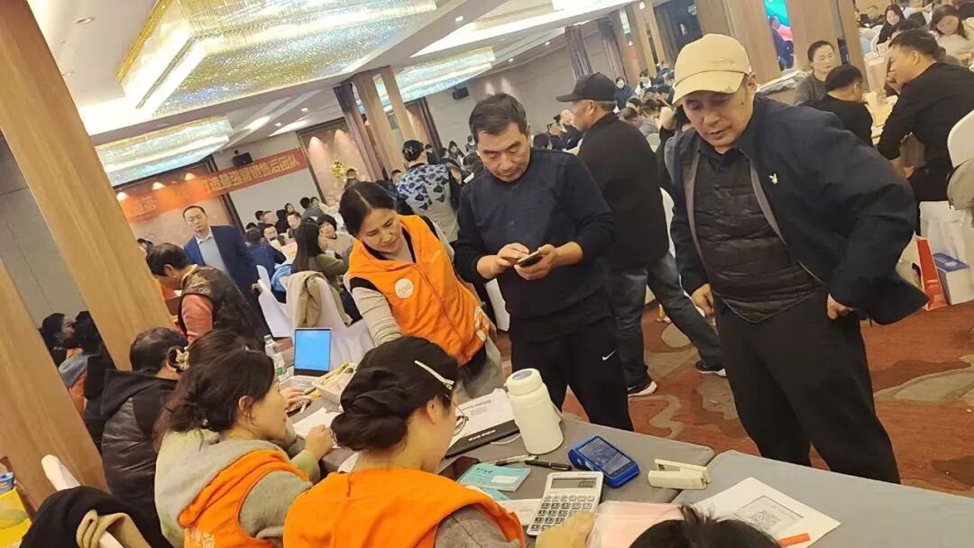 聚势增长 共生致远 | 2025徐州万喜电器营销峰会圆满落幕!(图34) 聚势增长 共生致远 | 2025徐州万喜电器营销峰会圆满落幕!(图34)